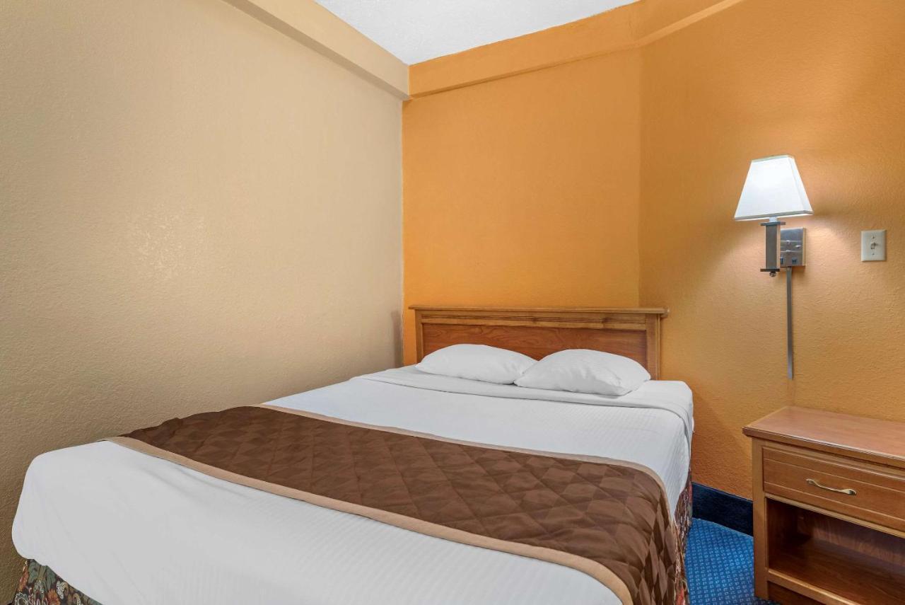 Asam Hotel Goodland Экстерьер фото
