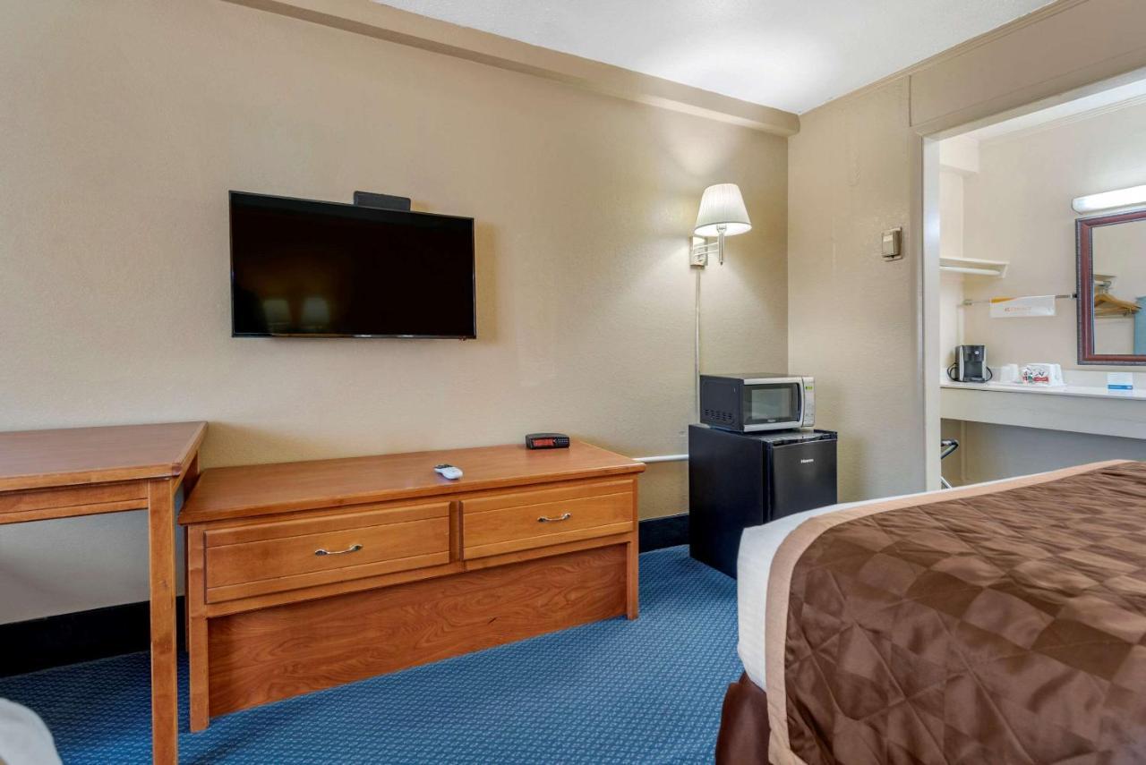 Asam Hotel Goodland Экстерьер фото
